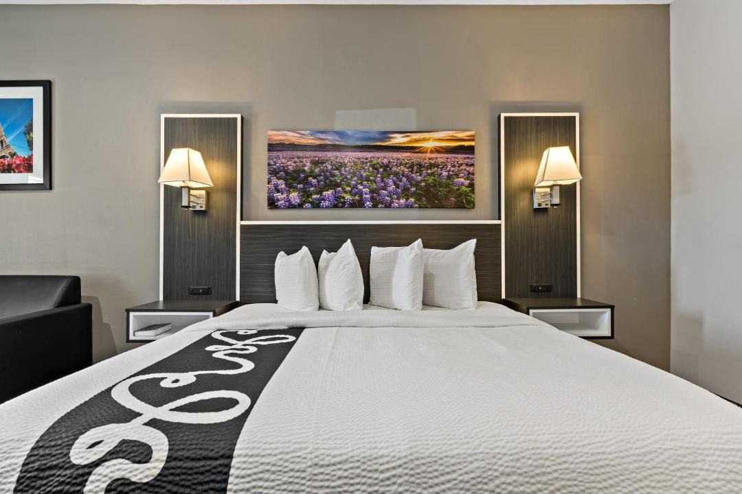Photo of Bedroom in Paris