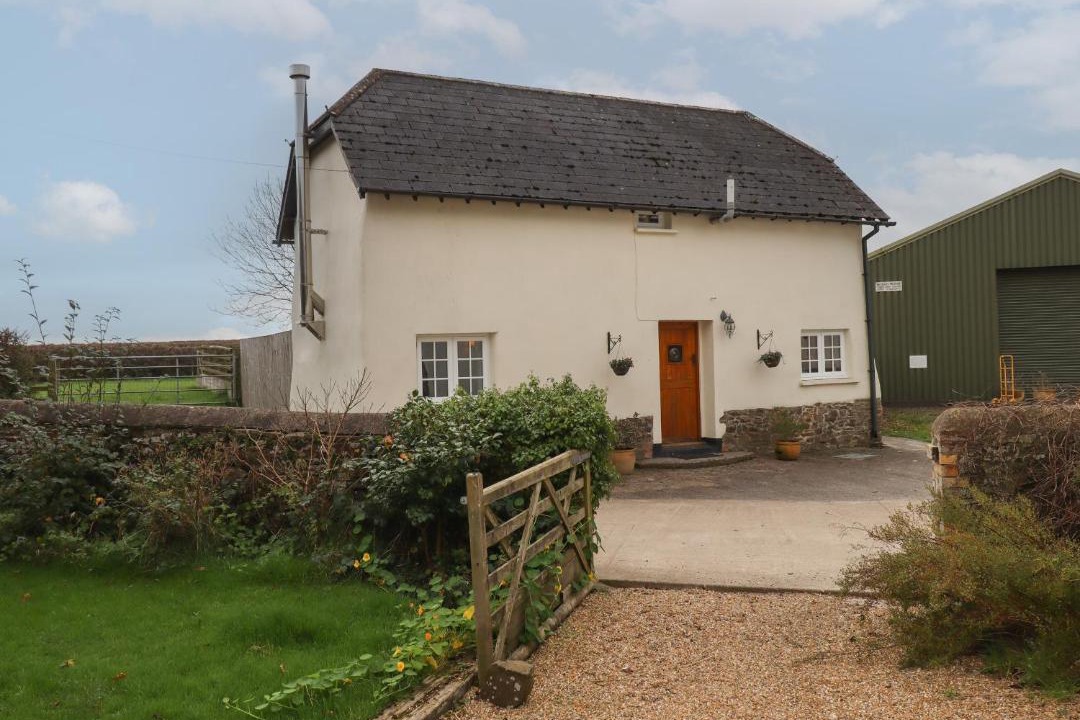 Photo of Others in Broadwoodkelly