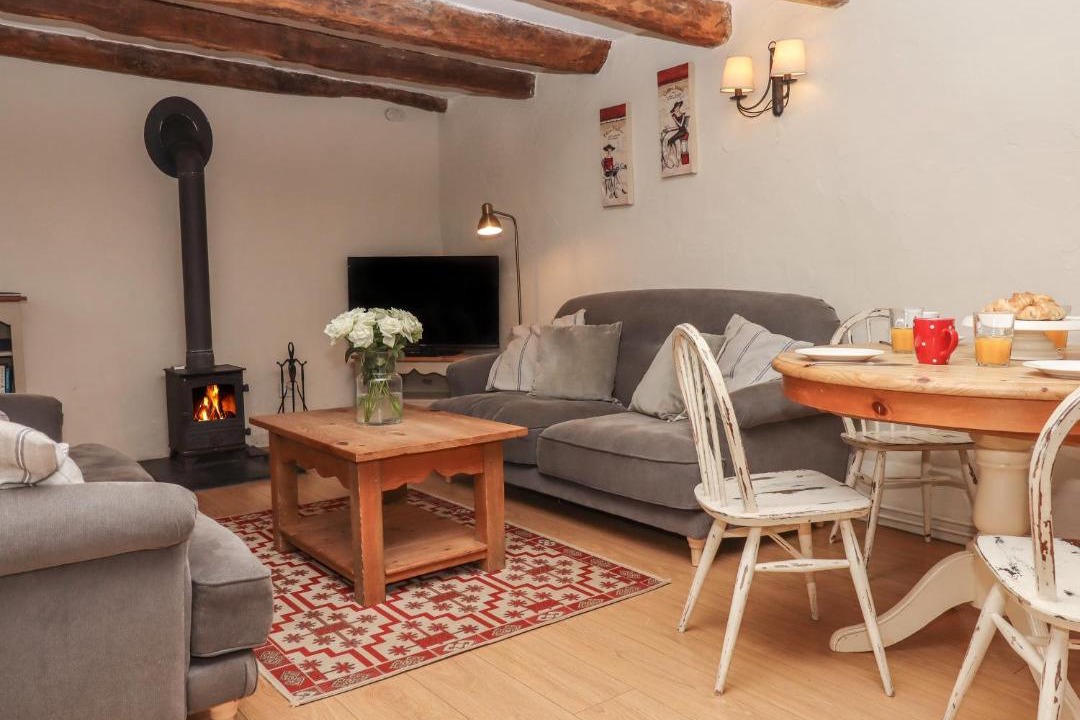 Photo of Others in Broadwoodkelly