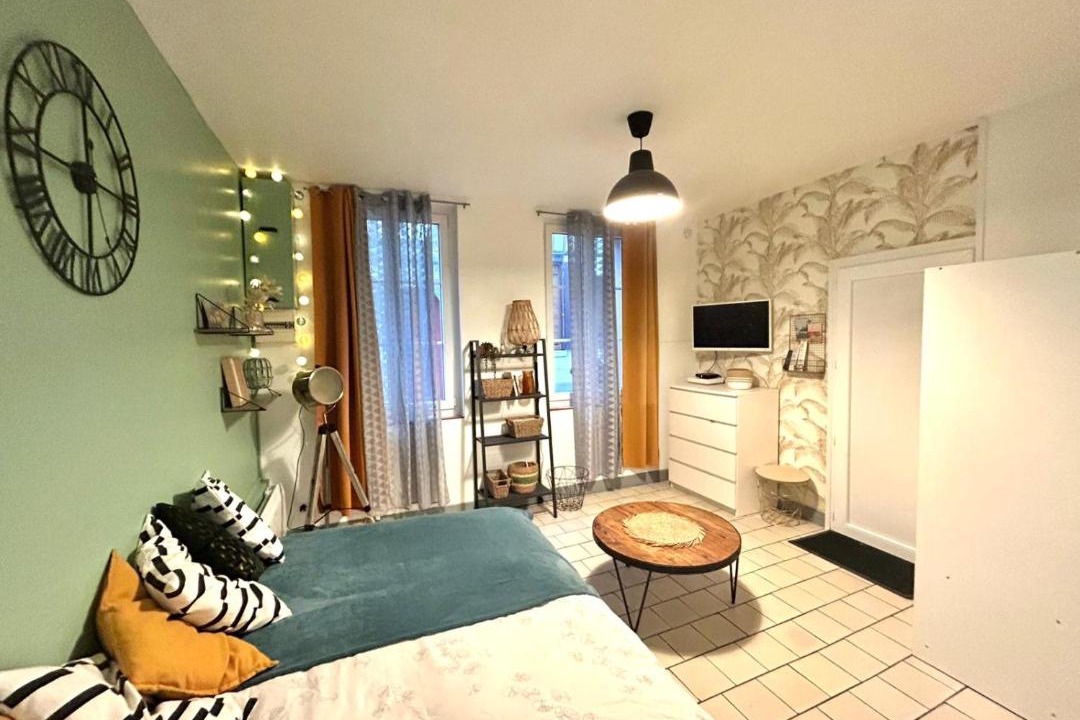 Photo of Bedroom in Rouen City Centre
