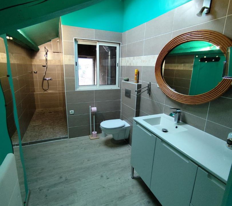 Photo of Bathroom in Montbrison