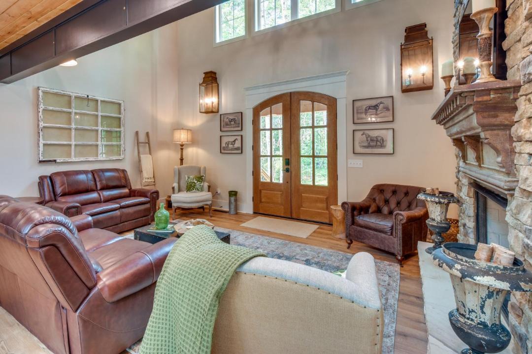 Photo of Others in Clarkesville