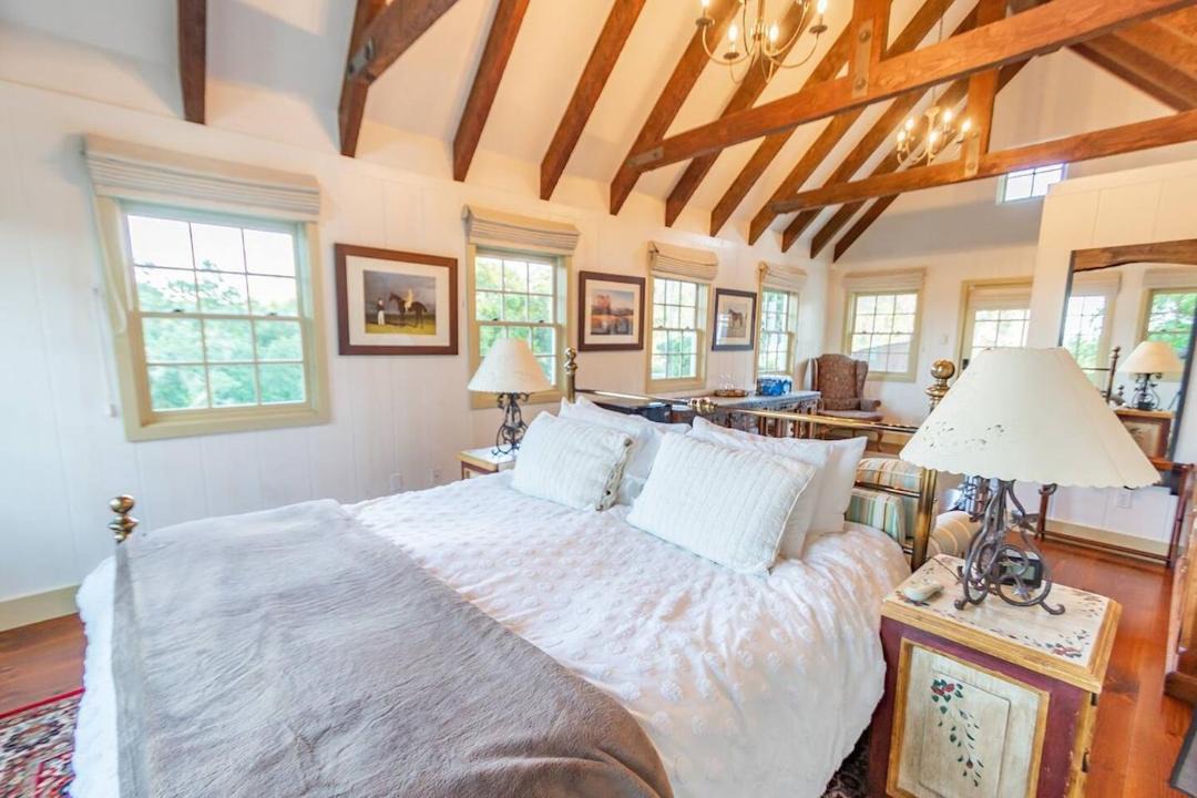 Photo of Bedroom in Monterey