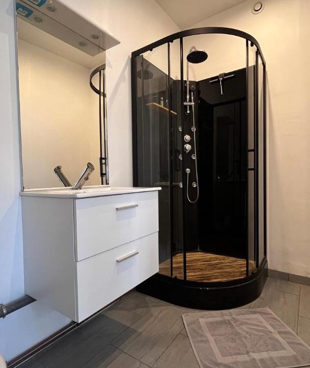 Photo of Bathroom in Beaumont-sur-Vesle