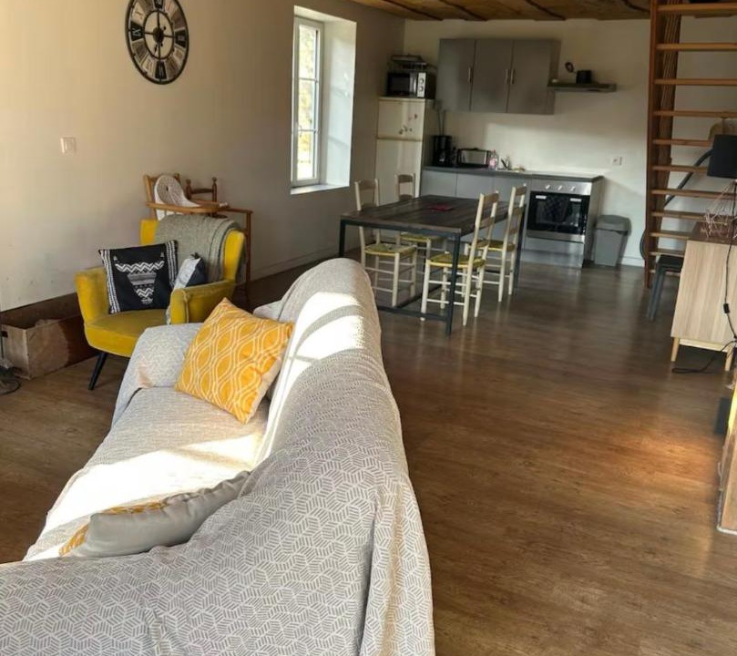 Photo of Others in Echire