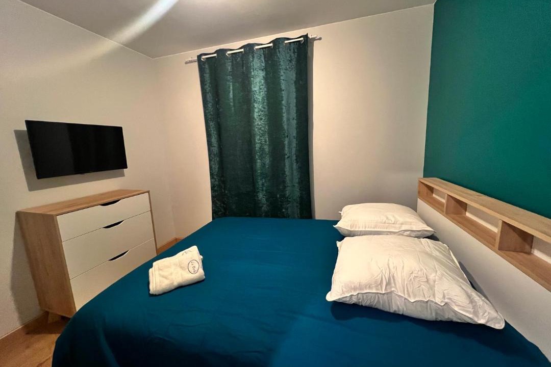 Photo of Bedroom in Amberieu-en-Bugey