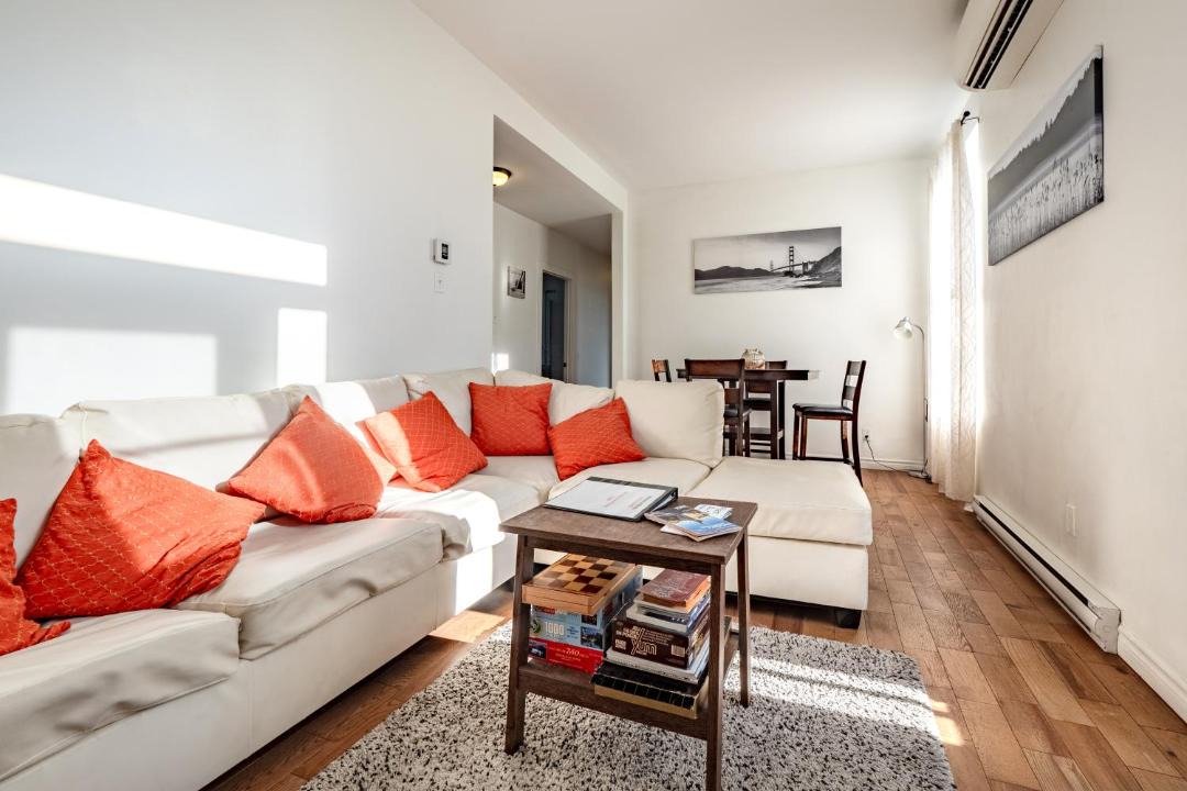 Photo of Livingroom in De Lorimier