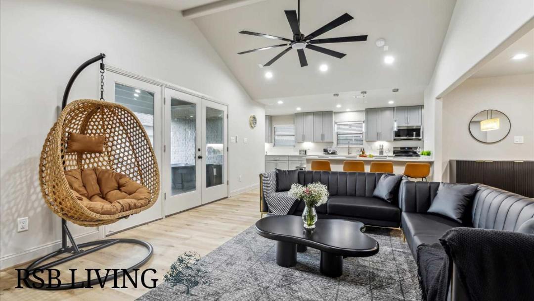 Photo of Livingroom in Westbury