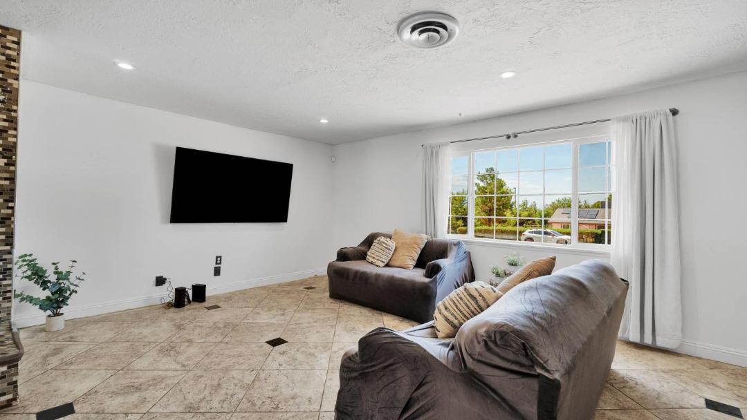 Photo of Livingroom in Victorville