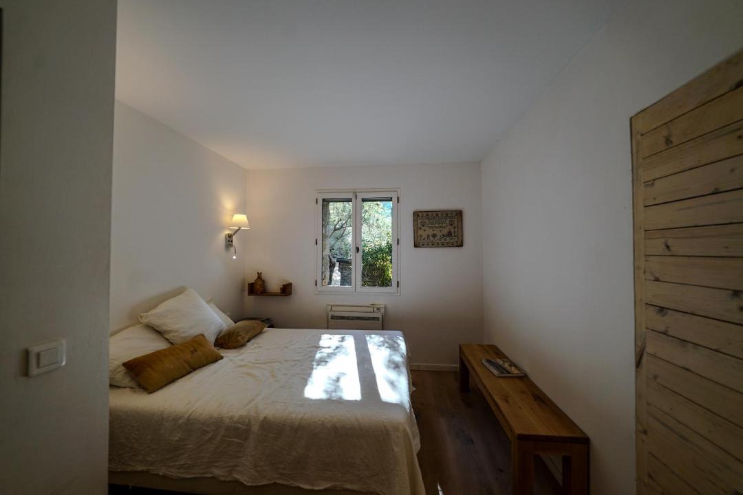 Photo of Bedroom in Pegairolles-de-Bueges