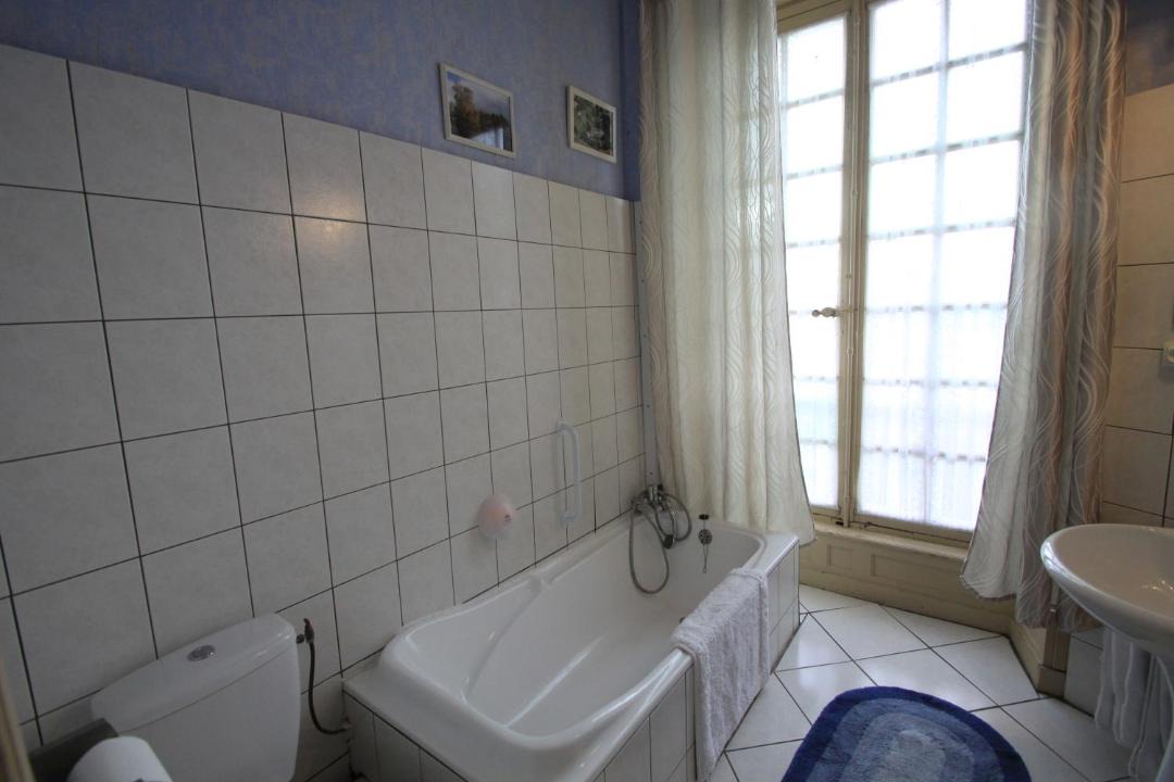 Photo of Bathroom in Vouilly
