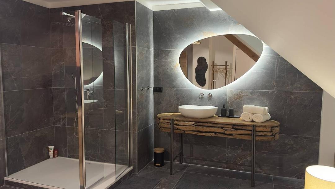 Photo of Bathroom in Les Authieux-sur-le-Port-Saint-Ouen