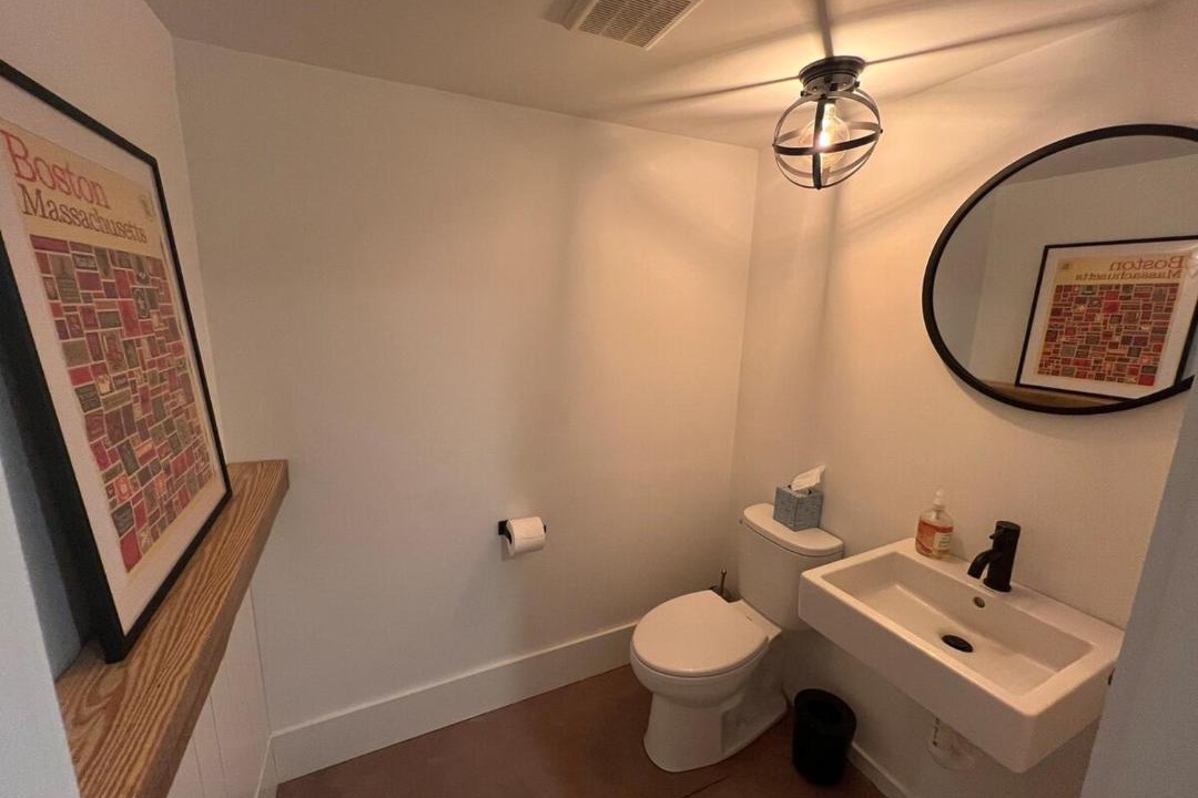 Photo of Bathroom in Harbor View - Orient Heights