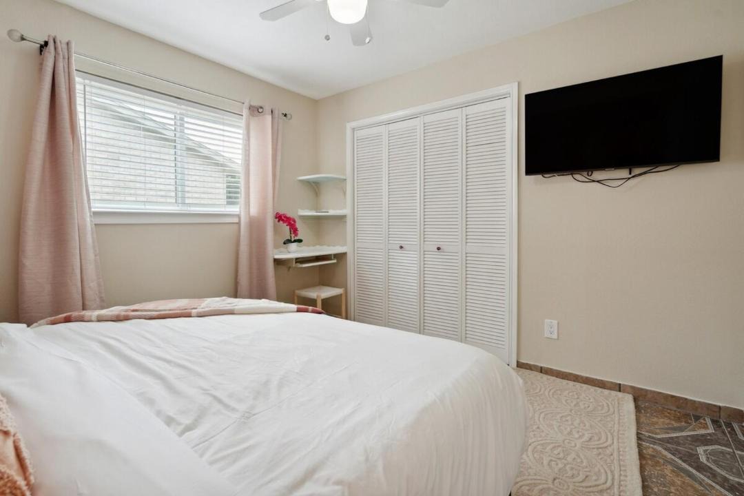 Photo of Bedroom in Euless