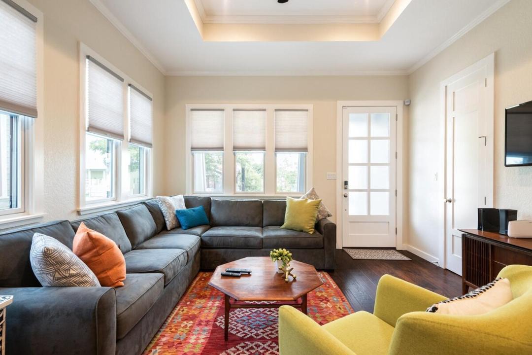Photo of Livingroom in Near East Side