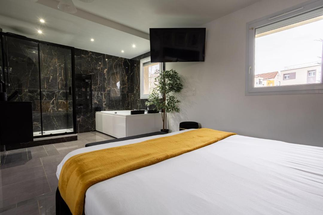 Photo of Others in Plessis-le-Roi