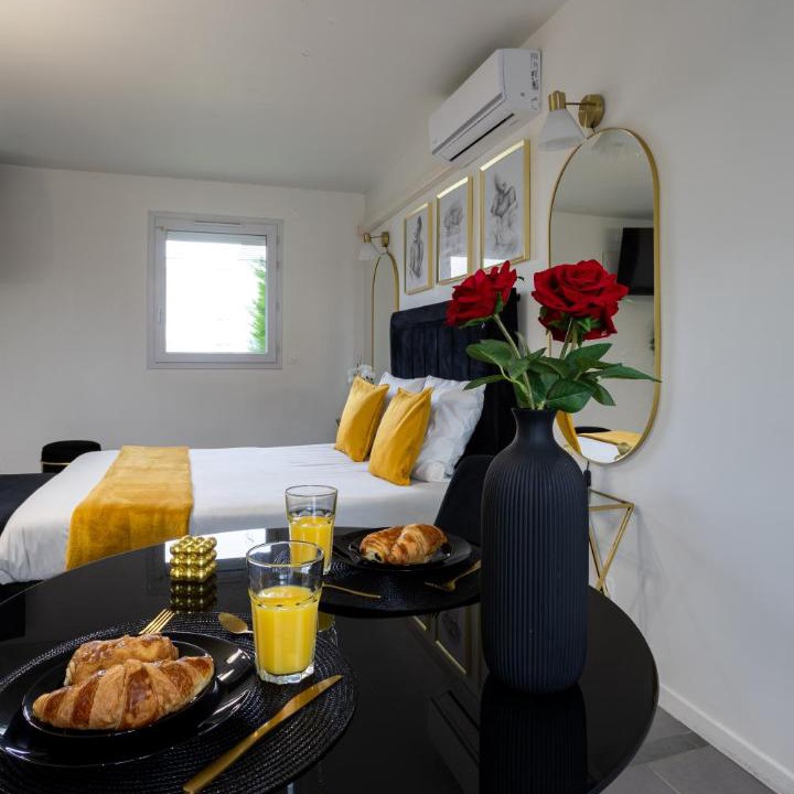 Photo of Others in Plessis-le-Roi