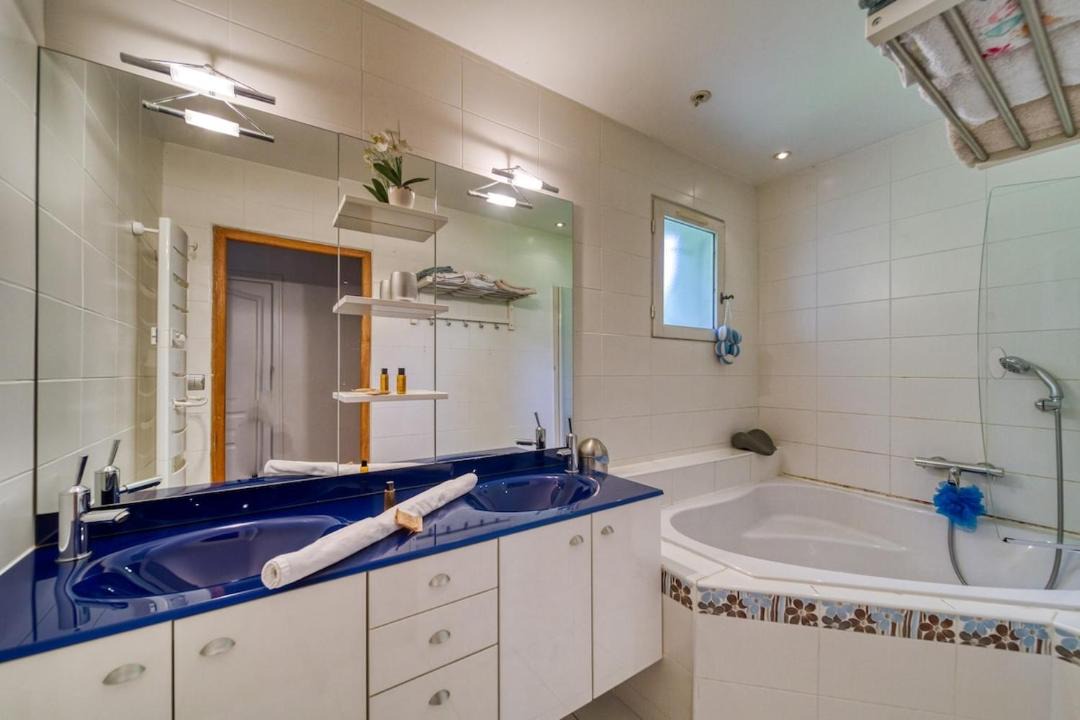 Photo of Bathroom in Saint-Ismier