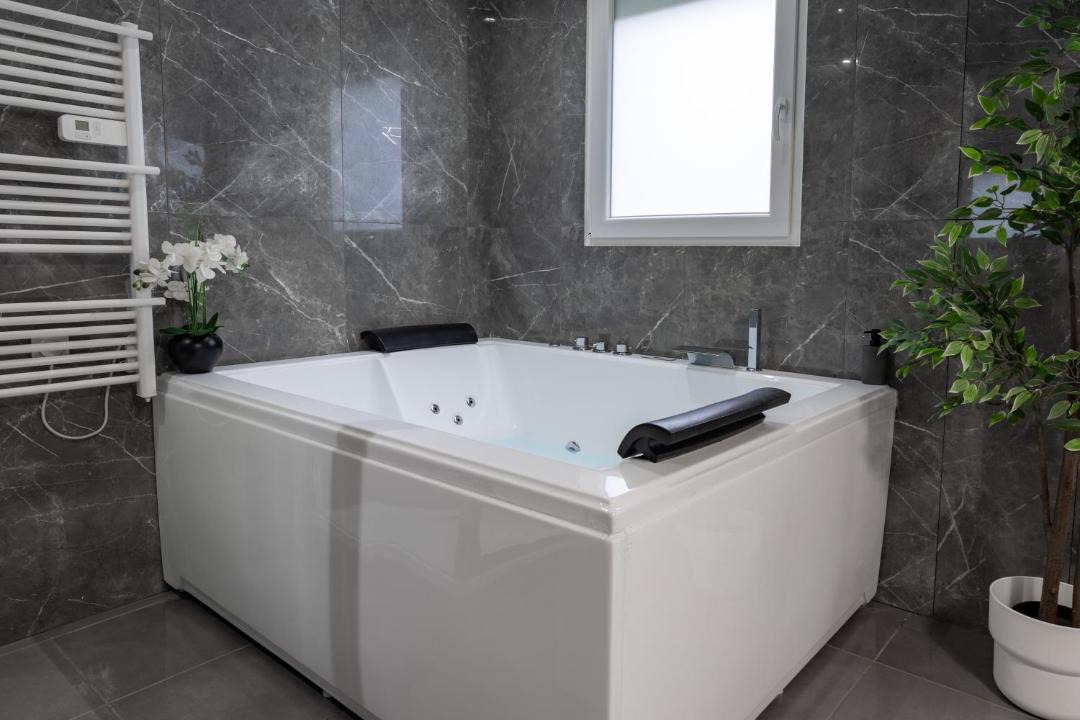 Photo of Bathroom in Plessis-le-Roi