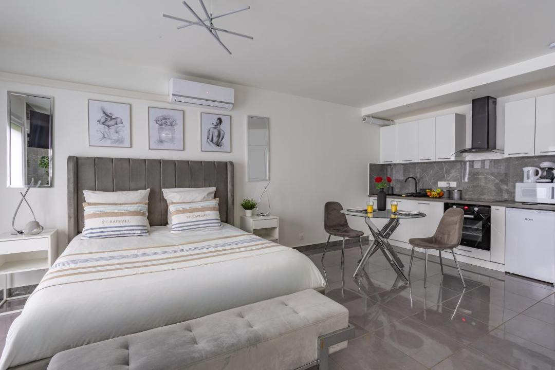 Photo of Others in Plessis-le-Roi