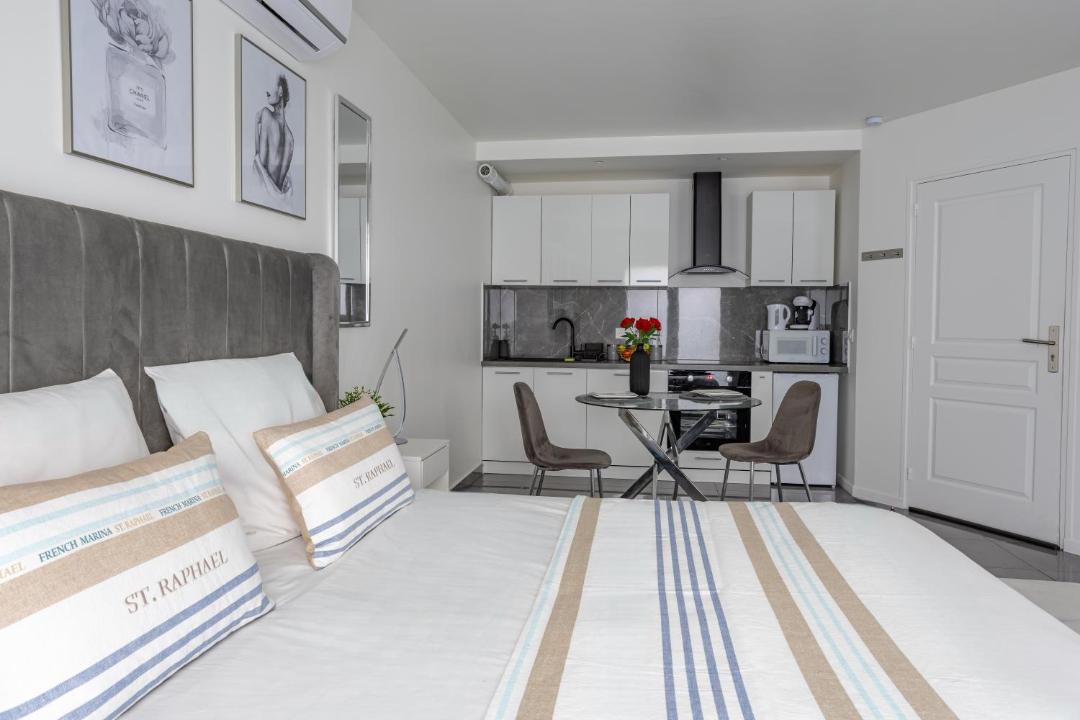 Photo of Bedroom in Plessis-le-Roi