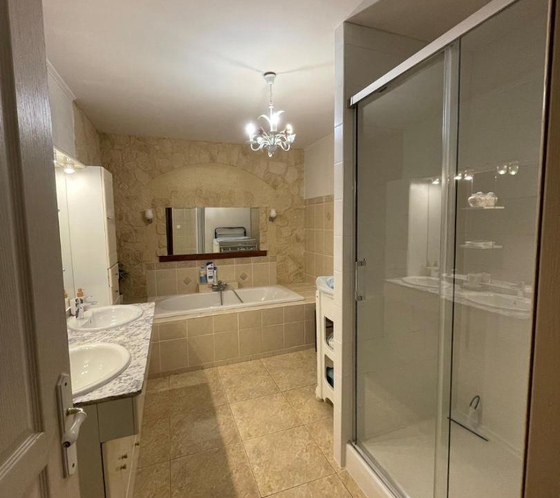 Photo of Bathroom in Salles