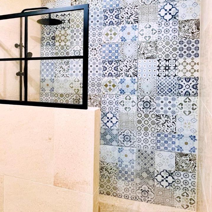 Photo of Bathroom in Planes