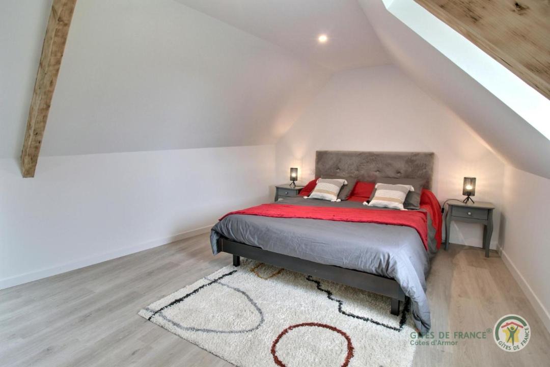 Photo of Bedroom in Plehedel