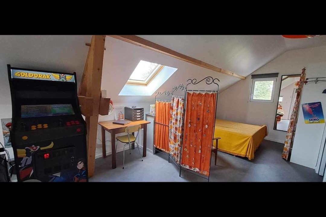 Photo of Others in Broin