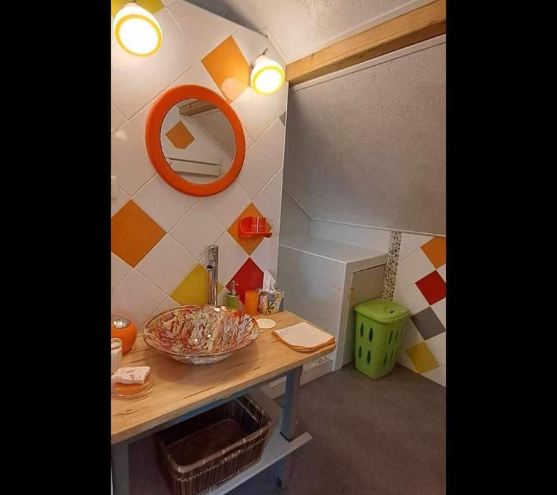 Photo of Others in Broin