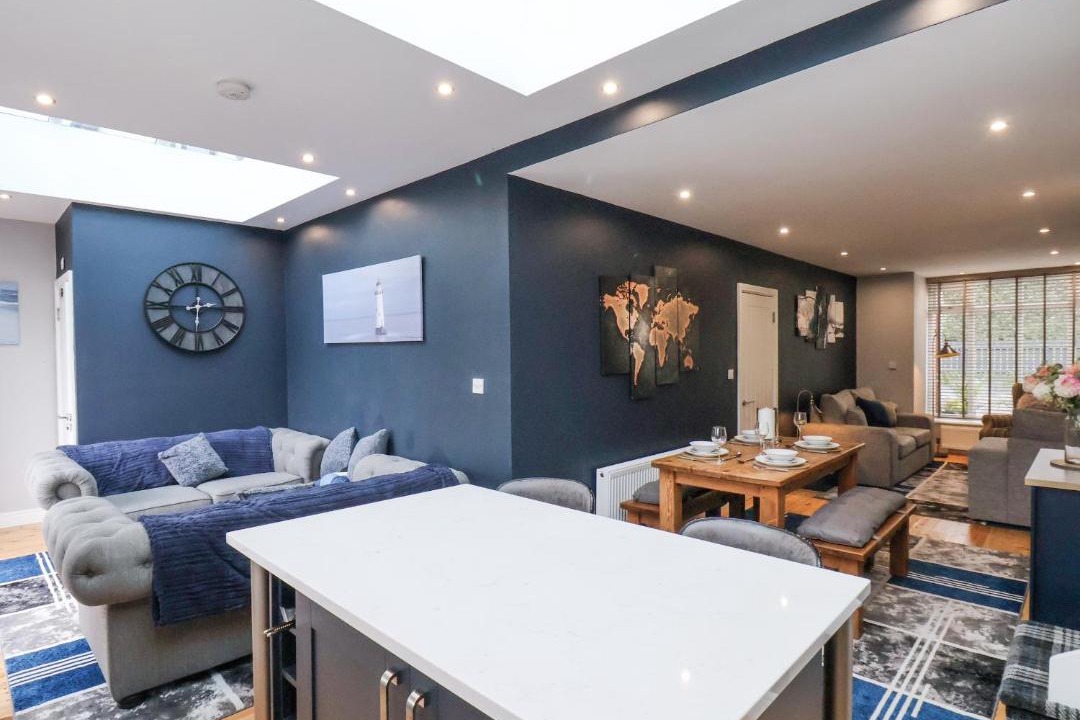 Photo of Others in Cayton Bay