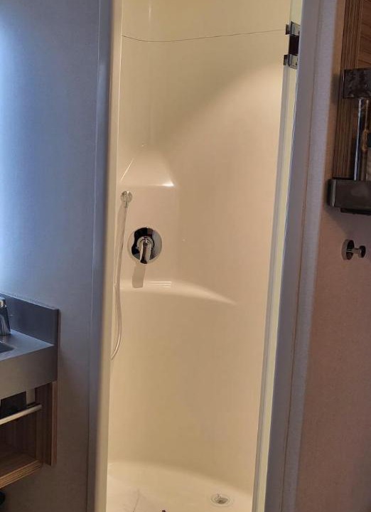 Photo of Bathroom in Quartier de la Chapelle