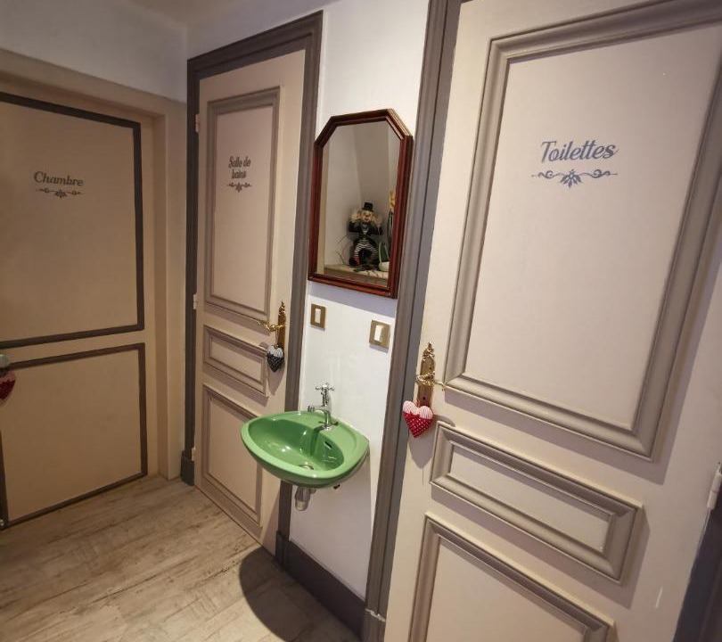 Photo of Bathroom in Le Cateau-Cambresis