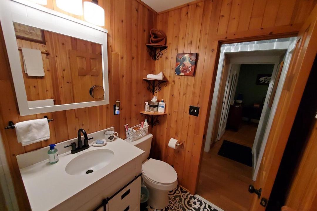 Photo of Bathroom in Roxbury