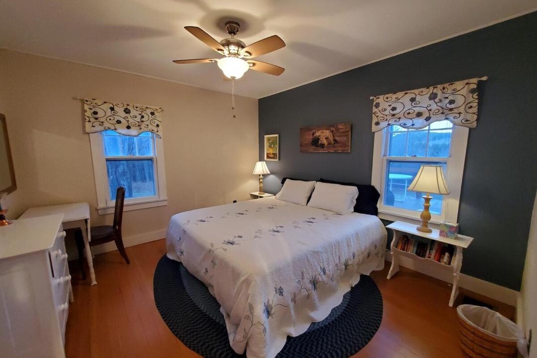 Photo of Bedroom in Roxbury