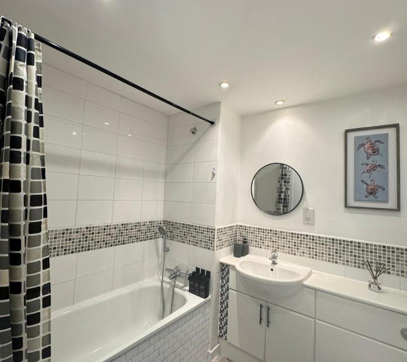 Photo of Bathroom in Gascoigne