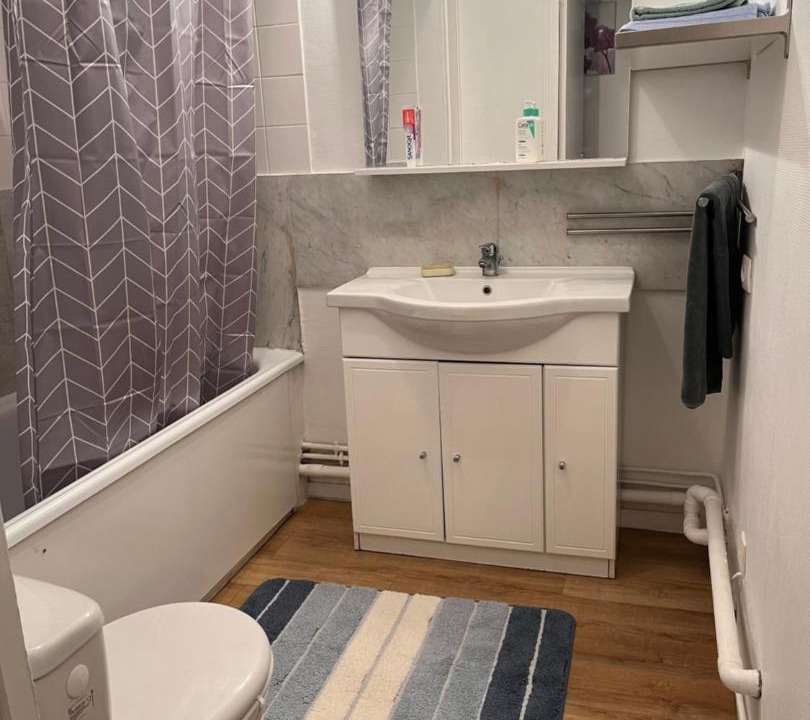 Photo of Bathroom in Le Chesnay