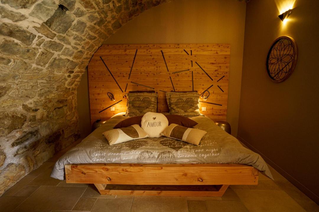 Photo of Bedroom in Mostuejouls