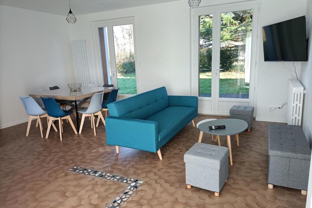 Photo of Others in Brux