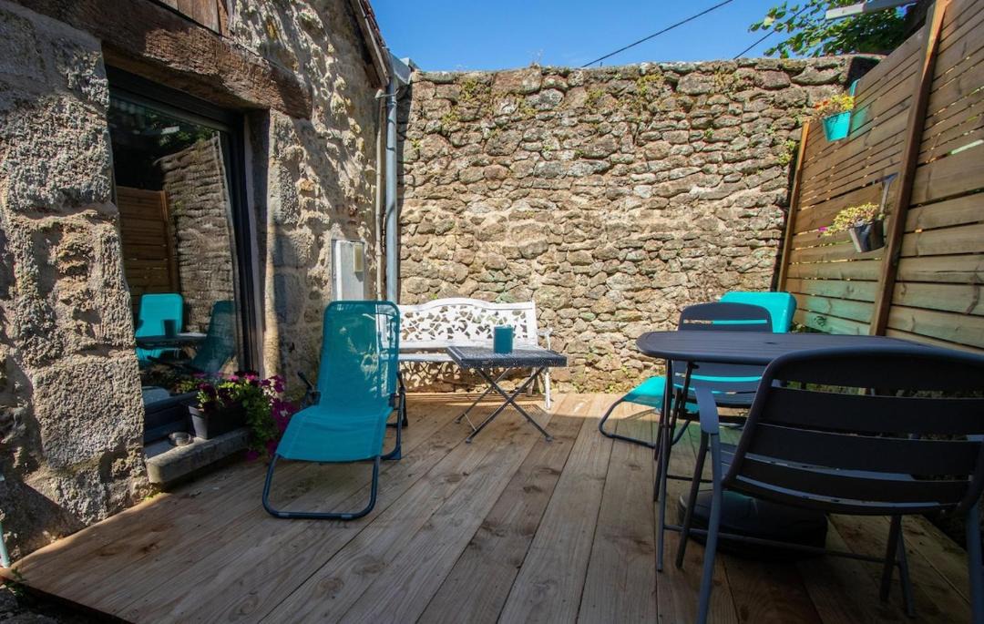 Photo of Patio Balcony in Saint-Pierre-des-Nids