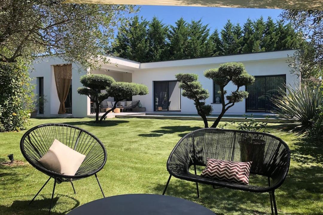 Photo of Others in Ales