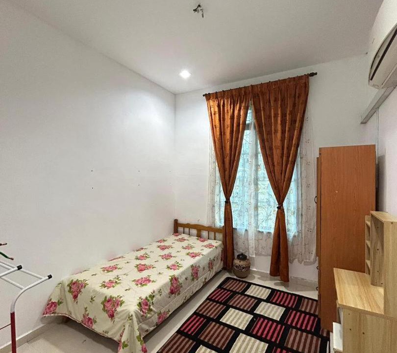 Photo of Bedroom in Kampung Gong Pauh