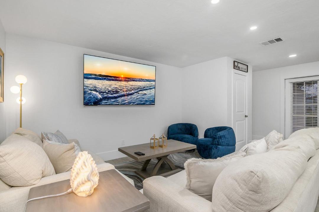 Photo of Livingroom in Eight Lakes