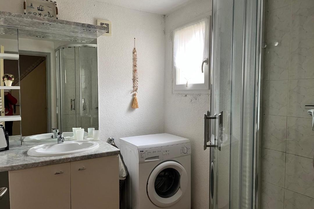 Photo of Bathroom in Champlecy