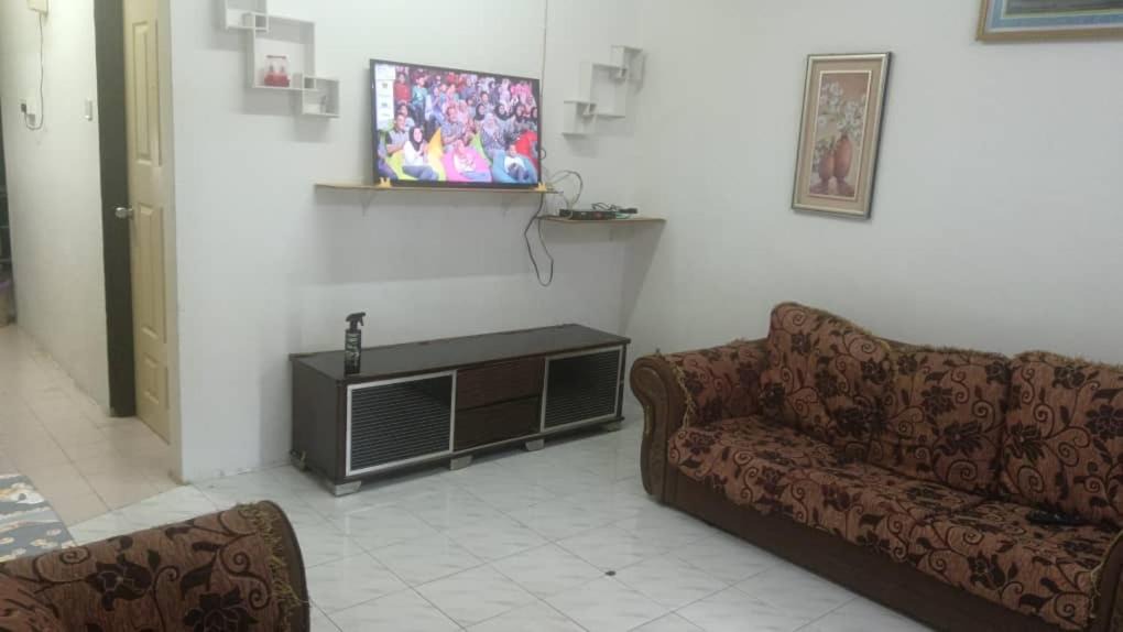 Photo of Livingroom in Bandar Indera Mahkota