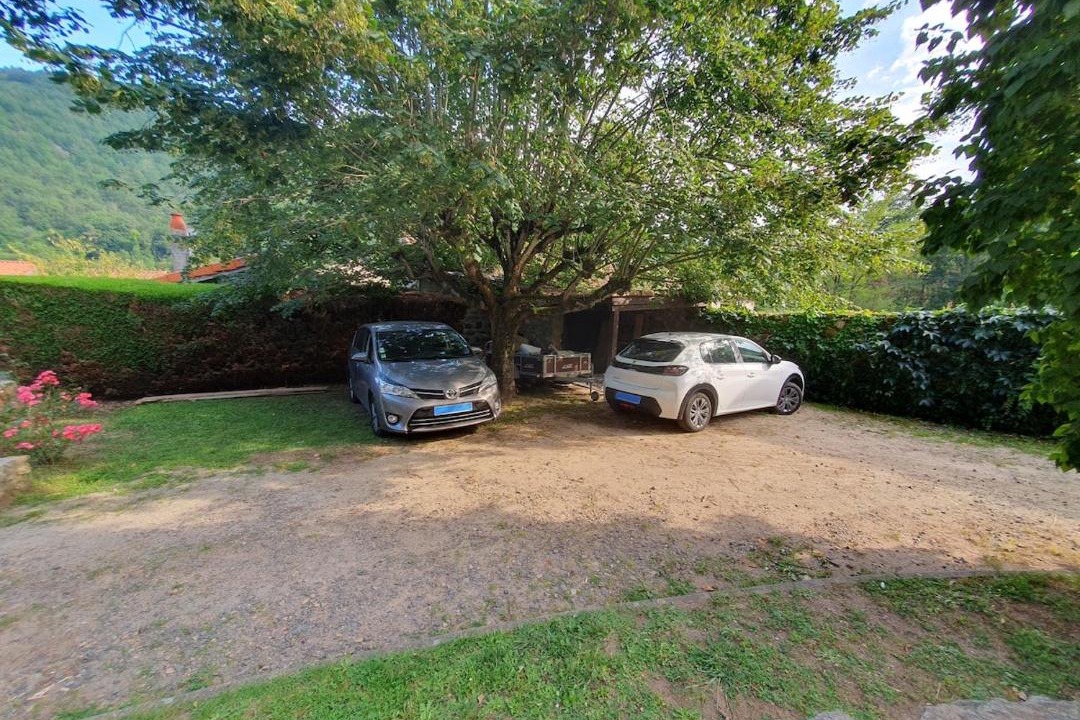 Photo of Others in Vorey