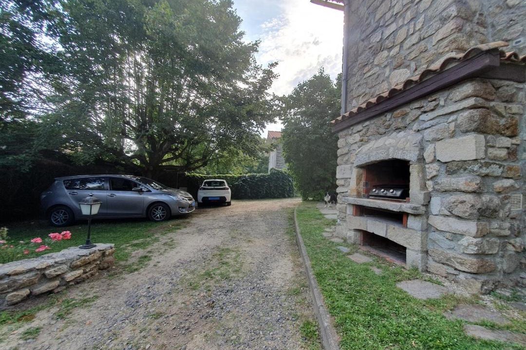 Photo of Others in Vorey