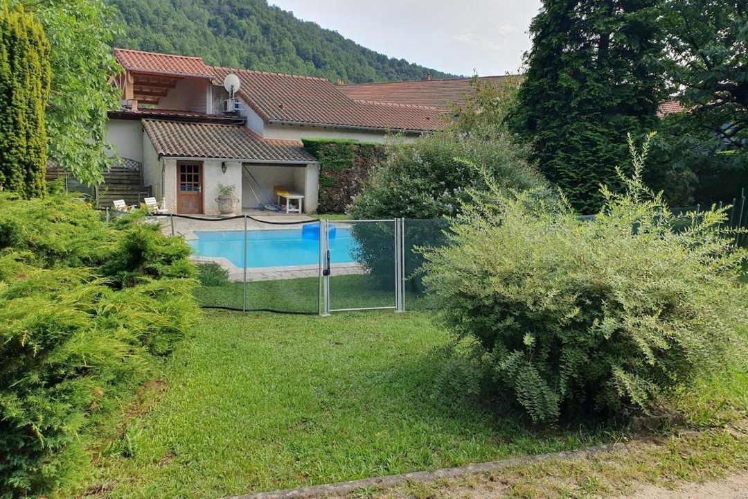 Photo of Others in Vorey