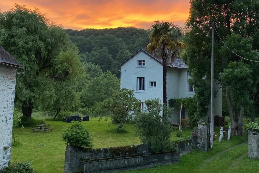 Photo of Others in Issor