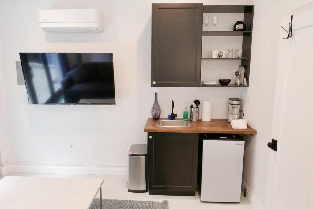 Photo of Others in Shaw